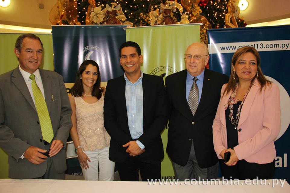 Columbia presentó la Conferencia de Ismael Cala en Paraguay